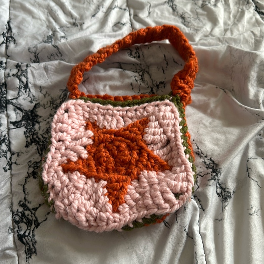 I am selling this crochet bag